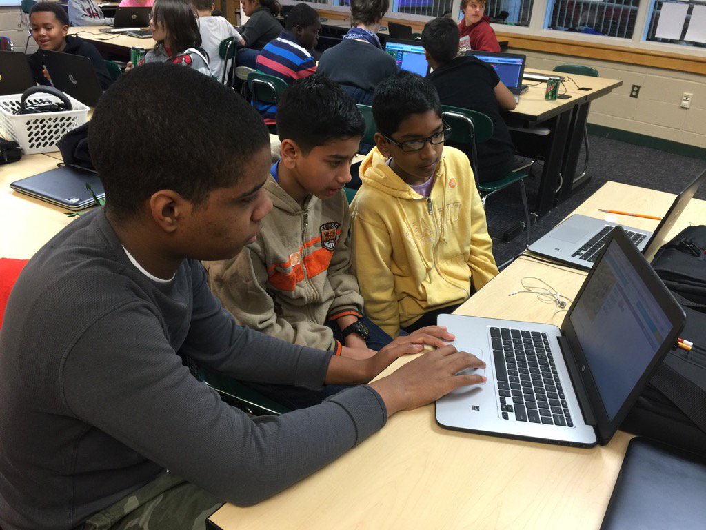 WIREDatWIMS's tweet photo. Hour of Code continues at WIMS today with an hour of collaboration with our WHE friends. #HourOfCode #wimsmagnet https://t.co/6SolXmpEgG
