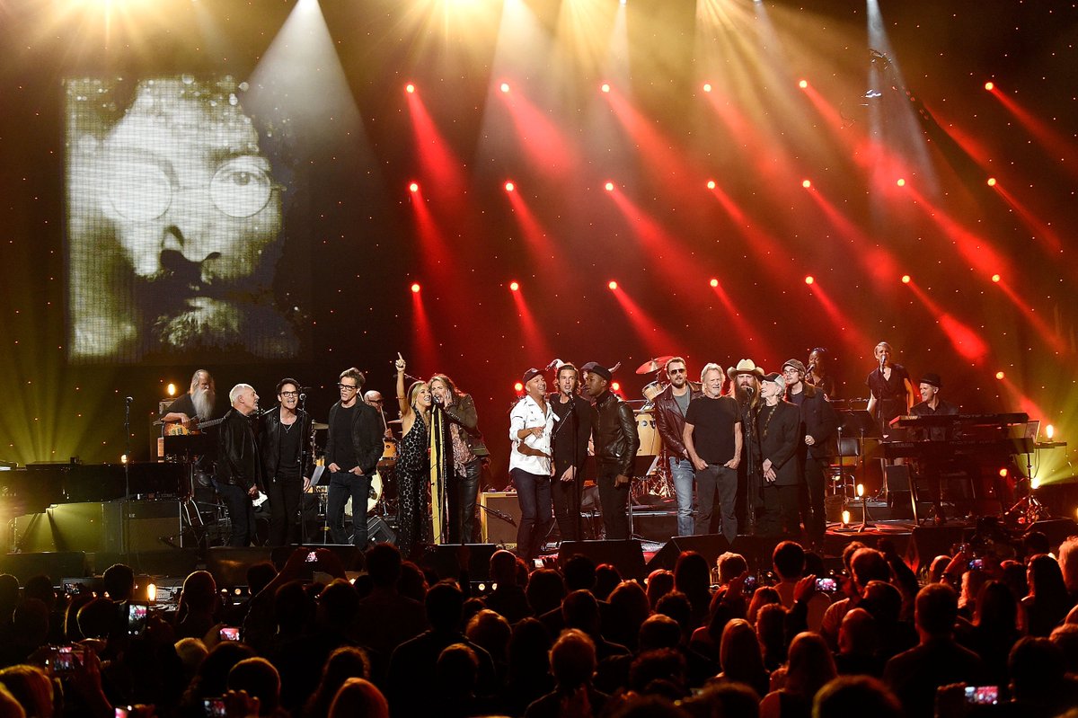 AMC_TV's tweet image. Watch @aloeblacc, @SherylCrow and @theroots perform at the #JohnLennon75 Birthday Concert, December 19 on #AMC.