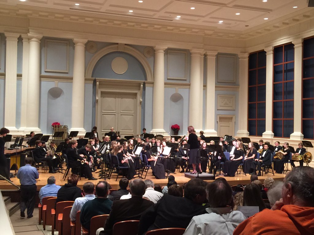 MarlaRHines's tweet photo. Another night of great @pizitzmiddle music!! @vhcschools https://t.co/lDOVLn02cn
