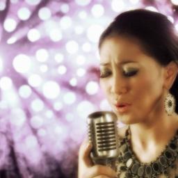 YeniNoorSyefa's tweet photo. Dengarkan cover "Hujan" ini melalui #Smule: https://t.co/qJLjPnAi8Q #SingKaraoke https://t.co/KhBe7l4uuR