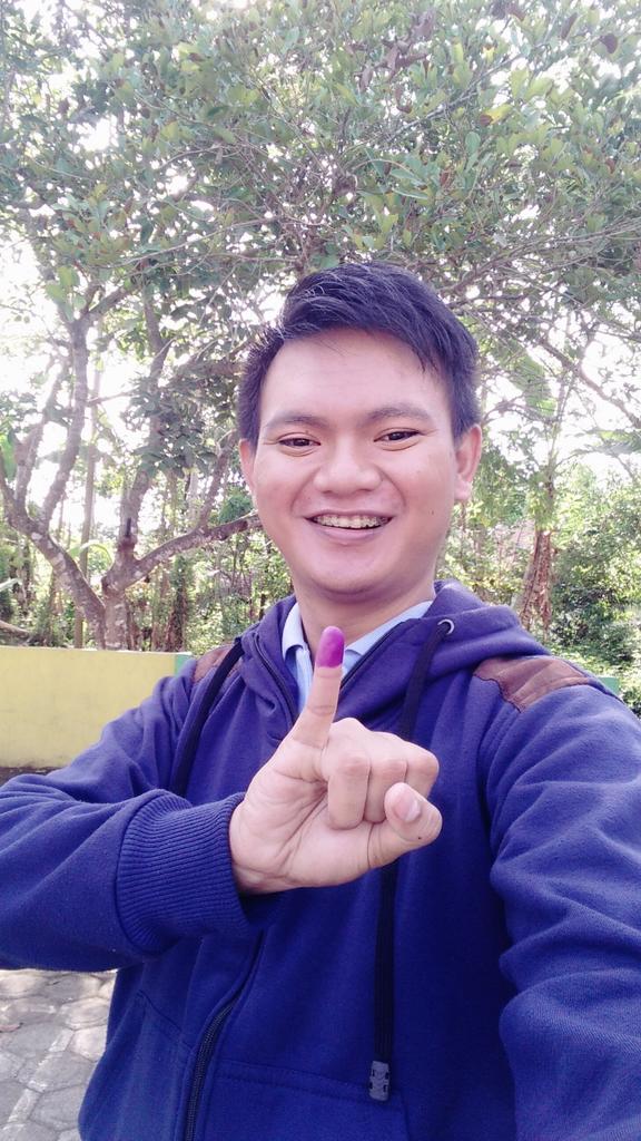 jonathanpratam's tweet photo. 1 suara untuk Banyuwangi 5 Tahun Mendatang, ayo ke TPS, say NO to GOLPUT @SCTV_ @liputan6dotcom #CorakPilkada https://t.co/uDq3bX8NkP