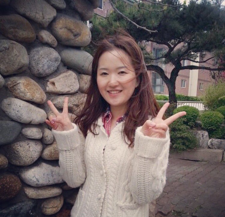 My crush, the most beautiful girl in all of Korea! The lovely <a href="/WittygirlHaeRi/">KyungHwa Sun</a> of <a href="/ttmik/">Talk To Me In Korean</a> 😍