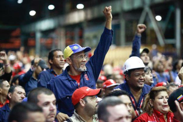 VTVcanal8's tweet photo. Maduro emitirá Decreto Ley para proteger trabajadores del país por tres años (+Video) https://t.co/To3wRxAhH4 https://t.co/ToxV3JOXoE