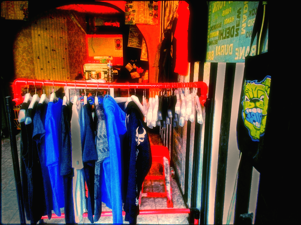 iwanrubys's tweet photo. This Is @sembranix
#workshop #Store #photography #hdr #shopping #shoppershour #coolbanget #places #storella https://t.co/RcSTkD5vLM