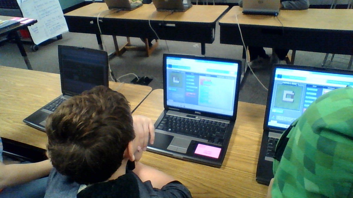 TCElara's tweet image. Check out 4th grade's Hour of Code! @TerraceElem  @hourofcode  @SBISD  #HourOfCode  #TCEHourofCode