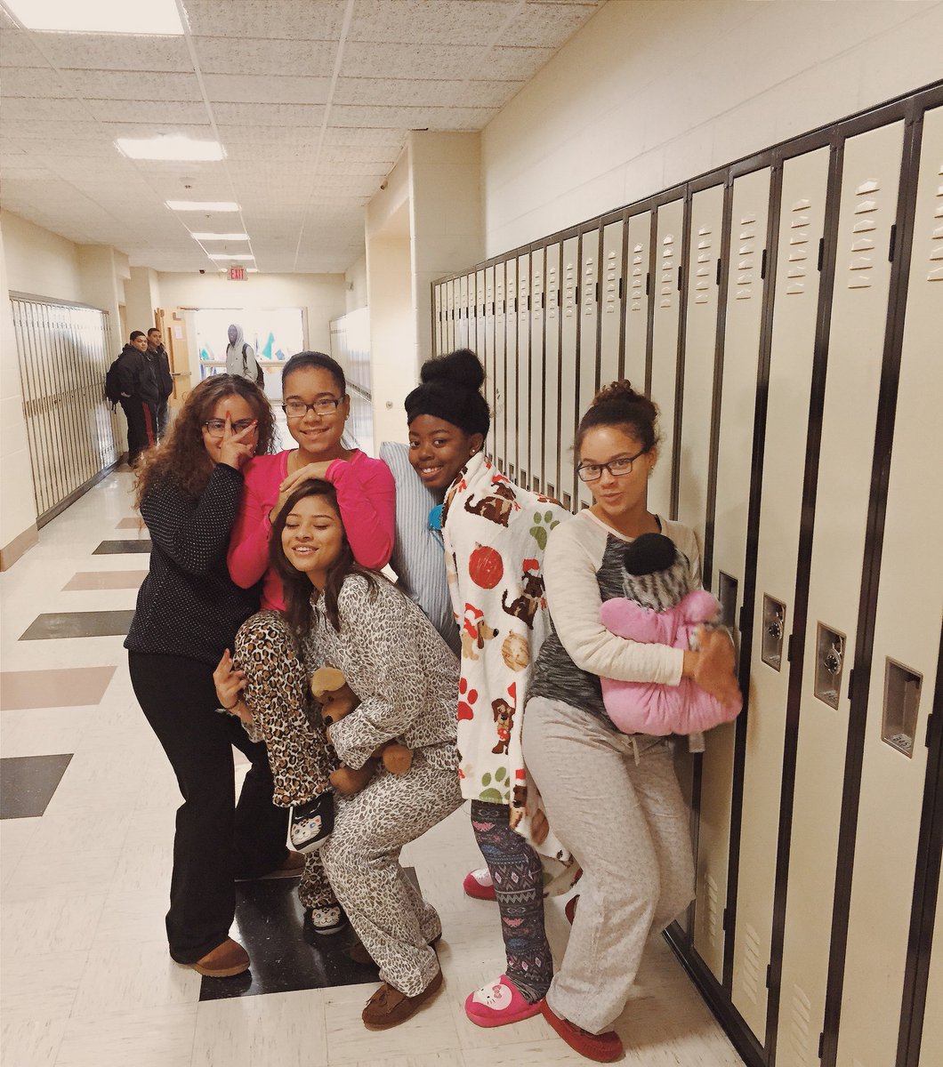 JsecClassof2016's tweet photo. Yesterday for Pajama Day
Day 1 #JsecSpiritWeeK https://t.co/fTsXOSVTlo