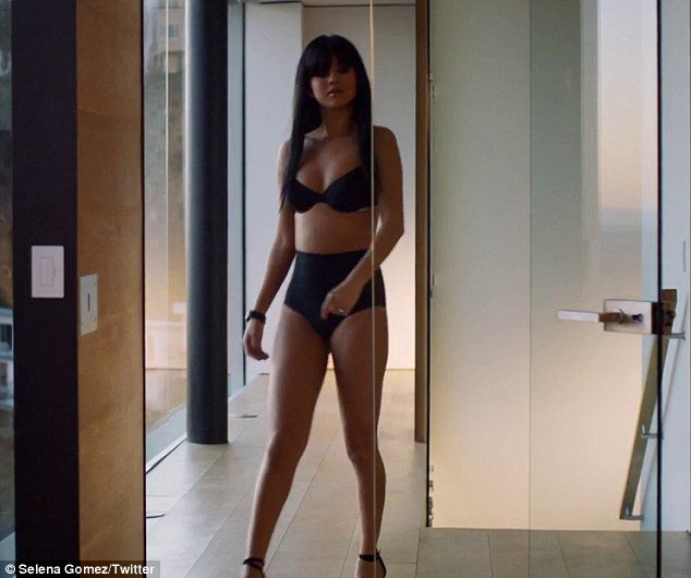 imagesSexyy's tweet photo. Selena Gomez Shows A LOT of Skin in a Teaser Video For Her New Single, "Hands To Myself"  https://t.co/mrOWNnDMJw https://t.co/GtfqLbb4q9