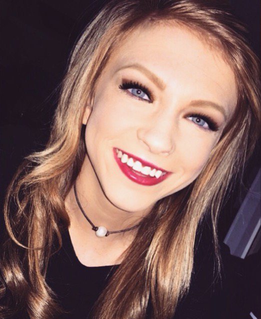 Queenemilyy_'s tweet image. Transformation Tuesday :) #stillbasic