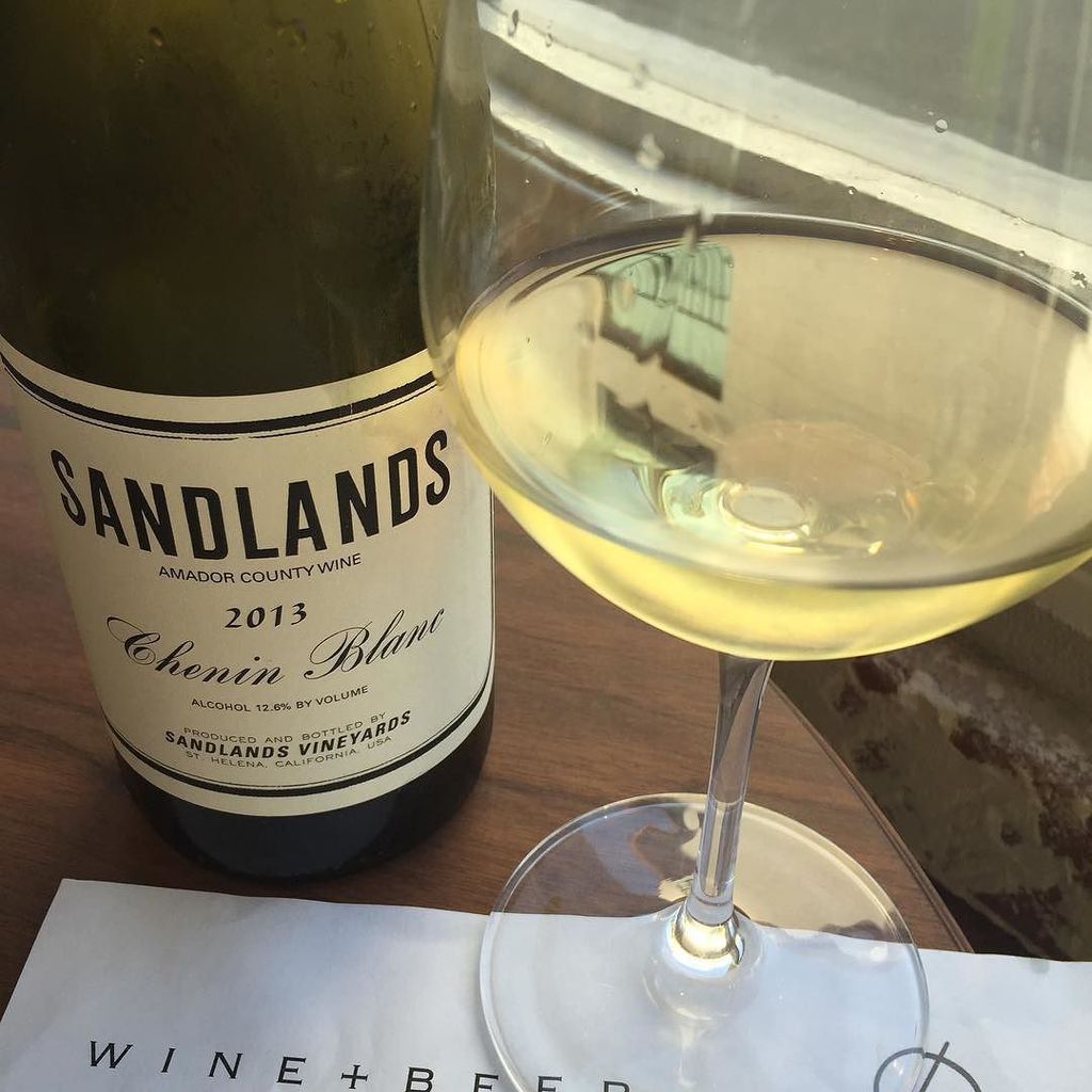 Jarviscomm's tweet photo. #latergram #cheninblanc #prlunch @thedudleymarket Delicious food, wine & company! https://t.co/tXDolbiicH
