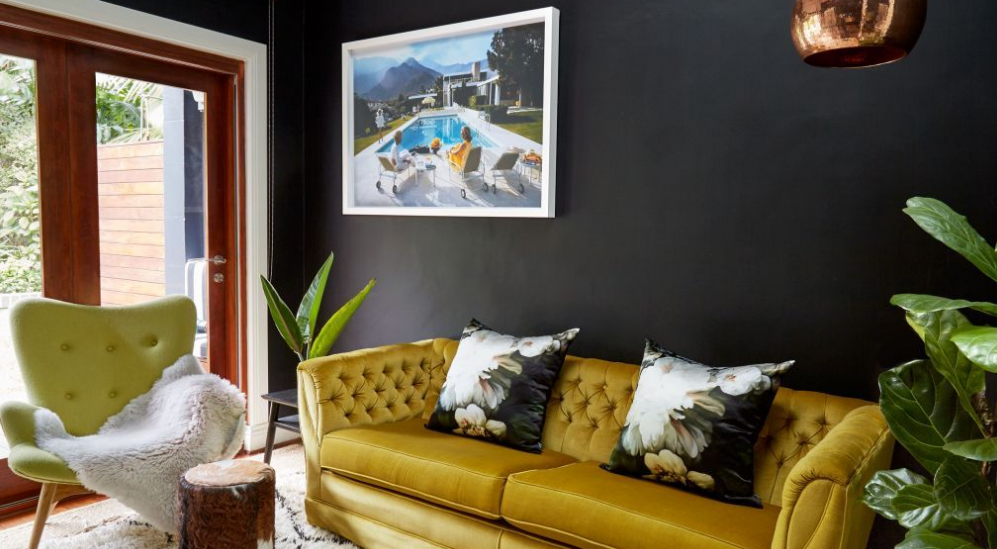 insideoutmag's tweet image. Bold styling ideas abound in this fab home by The Design hunter: insideout.com.au/home-style/mod… #hometour