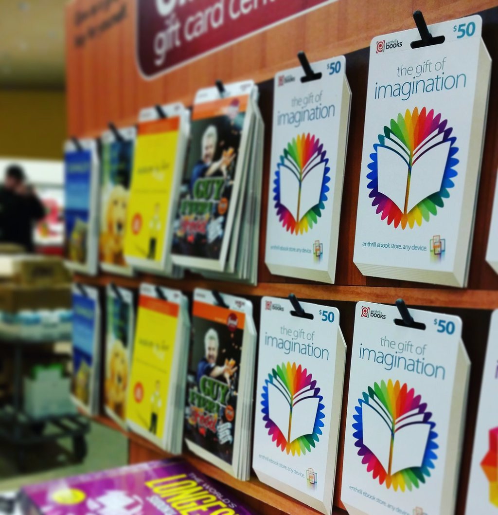 GuyKawasaki's tweet photo. Looking for holiday gifts? Give the gift of reading. @Enthrill cards are in stores! https://t.co/MVgm3lm9RB https://t.co/Nvst7A0eHU
