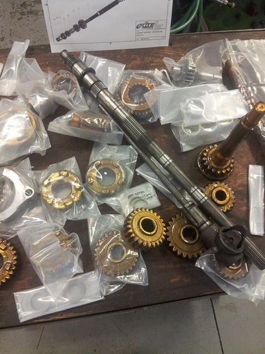 claude_hoffman's tweet photo. Operation dog box. Elite straight cut clutches shifting direct drive comp 5 speed.... ye ha. https://t.co/eBm8mRdbFK