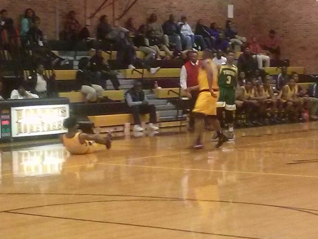 72-56 #GHS Hornets🏀🐝 defeats #JimHill Tigers🐅 in a physical matchup. Greenville High plays Holmes Central next. #GHS