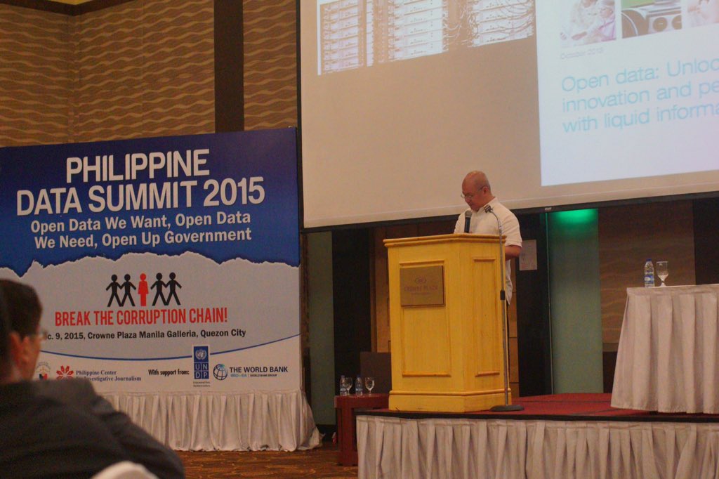 archondigital's tweet image. Usec. @Bon_Moya, giving a talk on #OpenData at the #DataSummitPH 

#OpenDataPH @datagovph #breakthechain