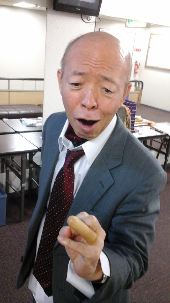 Kanpei お笑いの坂田利夫大師匠 深爪をして痛いの T Co Kd21y9s9kx Twitter