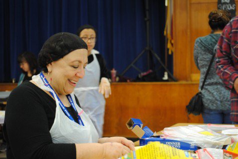 ARS_Press's tweet photo. Hot Tamales! Families gather for Tamalada tradition https://t.co/sjCo5UmMcP https://t.co/i9CHN48s6V