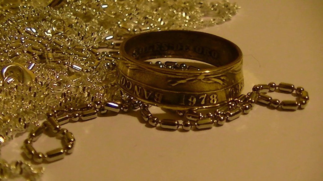 transhumaanists's tweet photo. Coin jewelry Coin ring Beautiful Peru 10 soles de oro 1978 Size 9 1/… https://t.co/cWffYAizR8 #etsyhandmade #Size910 https://t.co/SmJhFpsW1x