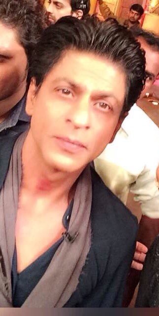 SRKFCandhra's tweet photo. Dr.Shah Rukh Khan @iamsrk on #CMWK can't wait for For this Episode. @TKKFCOfficial @SRKUniverse https://t.co/AEznIR7Wi4