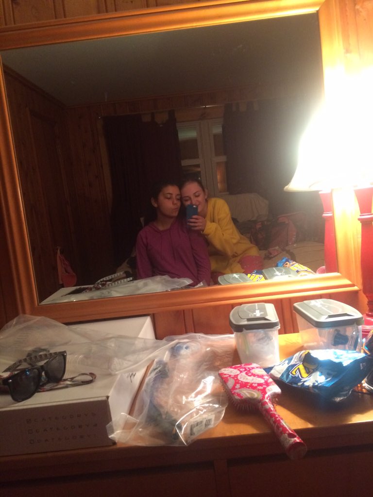 sarahmccanny's tweet photo. HAPPY BIRTHDAY TO MY BFF OMG HAILSSS UR SO OLD NOW I LOVE U HAVE A GREAT DAY BAE @haileyp0123 #partyhardy #401pm https://t.co/ic0PngC5bj