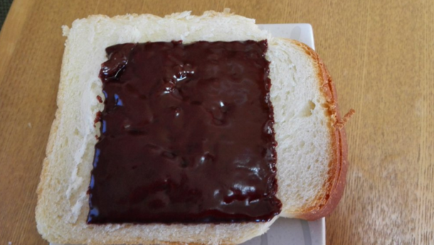 ZomatoUK's tweet photo. We are living in the future. Someone has created slices of chocolate like cheese. https://t.co/Zq5b2UwwuR https://t.co/ZHgeWIUj1H