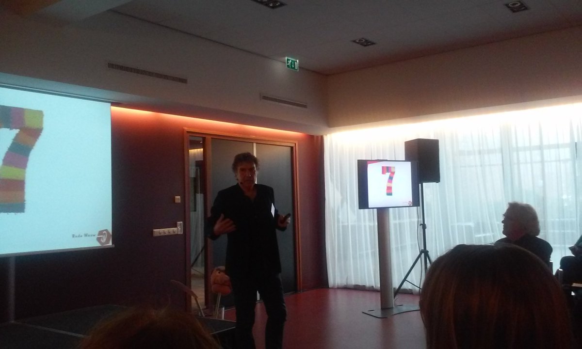 en Joop Hofman is weer lekker spits en houdt een spiegel voor.