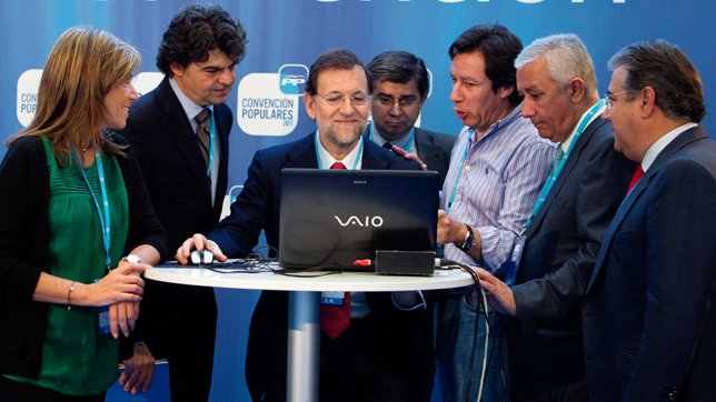 48bits's tweet photo. BREATHTAKING NEWS, @marianorajoy anuncia en un acto de campaña que él es el verdadero Satoshi Nakamoto https://t.co/J6hav1toHj
