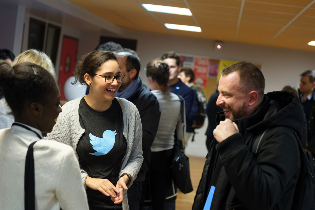 klewk's tweet photo. Hey @Ikrame @CKamanan ! Je trouve cette photo de nous 3 au  #twittertourlyon très fidèle à l’esprit du #TwitterTour https://t.co/x0eS0R59ML