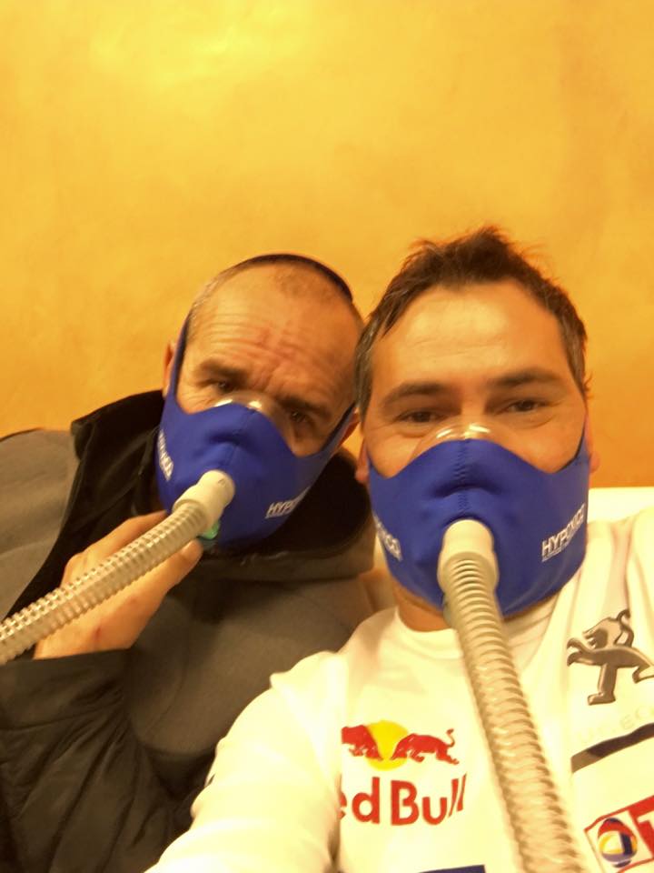 #Houston, nous avons un problème ! #Training #Dakar2016 <a href="/s_peterhansel/">Stéphane Peterhansel</a> <a href="/peugeotsport/">Peugeot Sport</a>