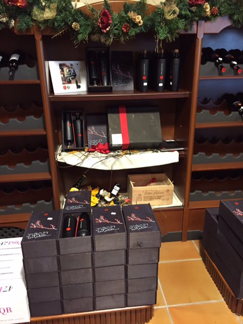 RedCourtesy's tweet image. Pioneros de Rueda, Castilla y Leon, ya podéis adquirir nuestra preciosa caja de madera edición limitada. En Maxi