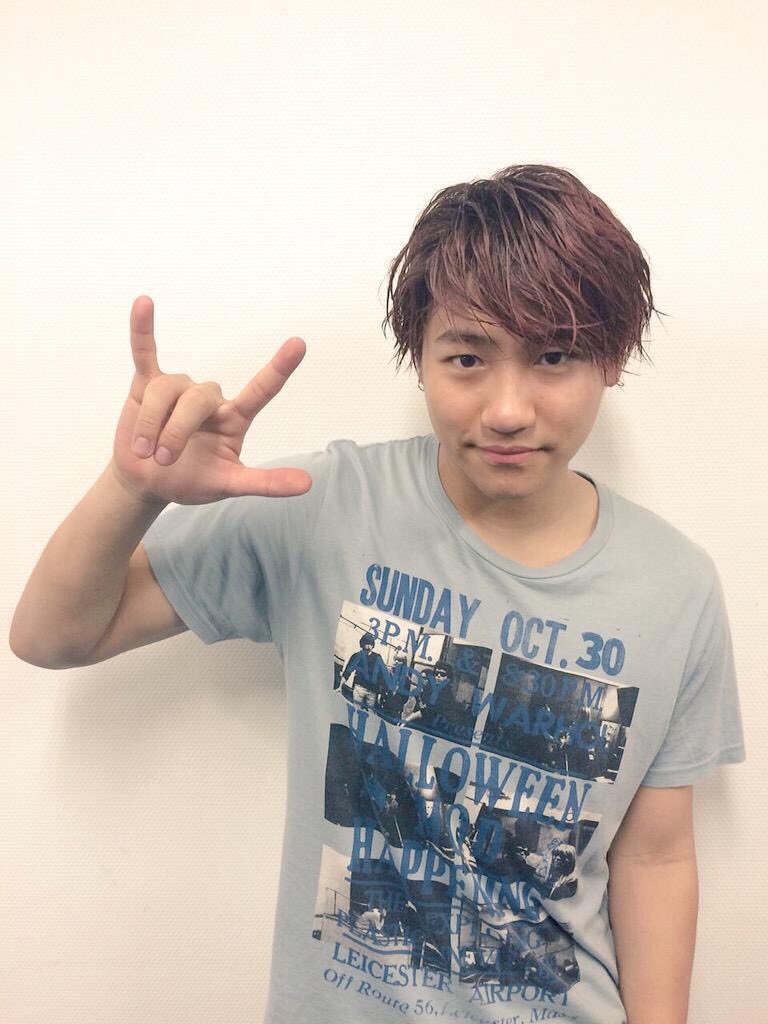 こんにちは！！ イメージカラーイエローのグループの小森隼です