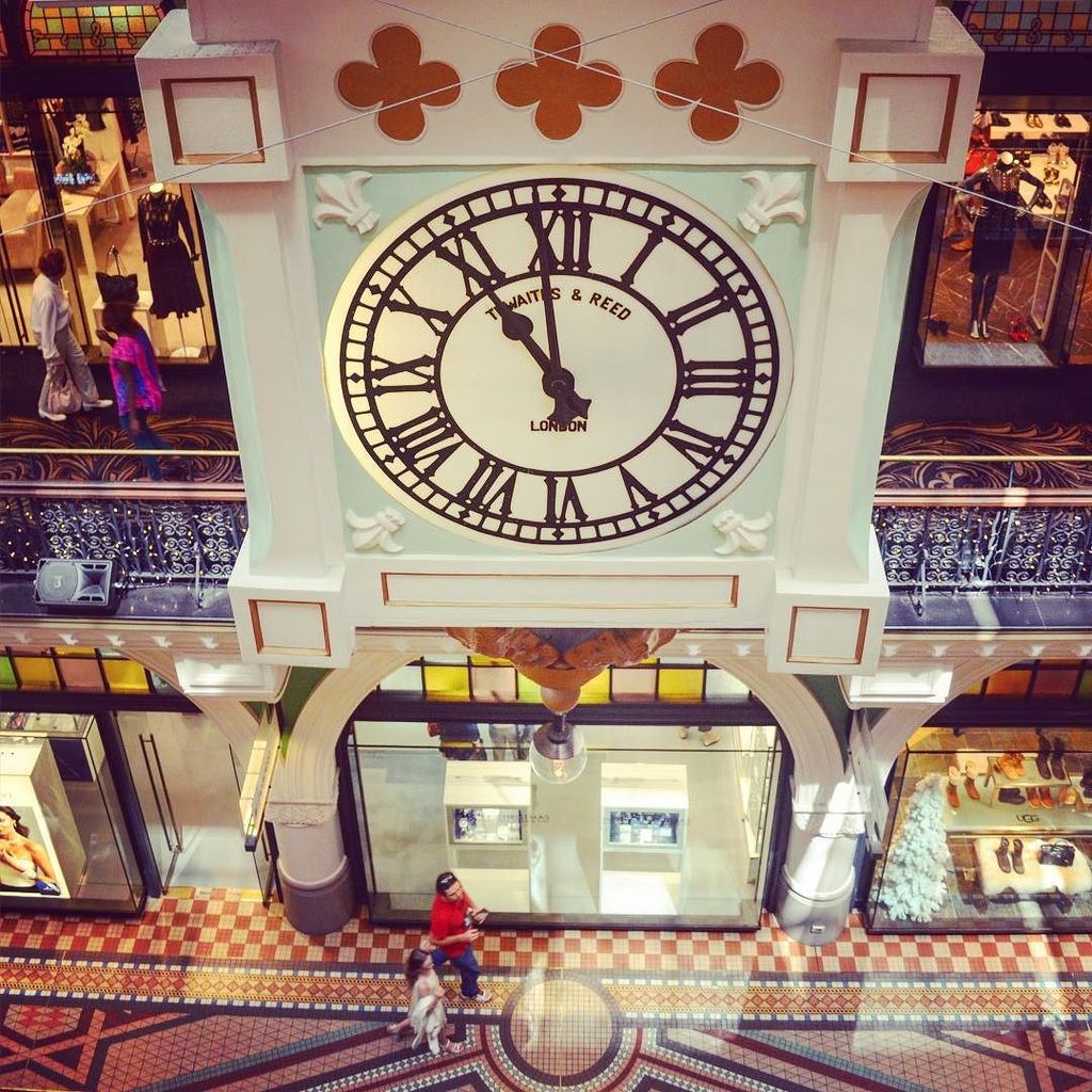 abbeyfloorcare's tweet photo. Christmas time 🎄🎅 #theqvb #qvb #building #architecture #clock #crystalchristmas15 #city #s… https://t.co/AZngQinvtC https://t.co/kKnWF1bPry
