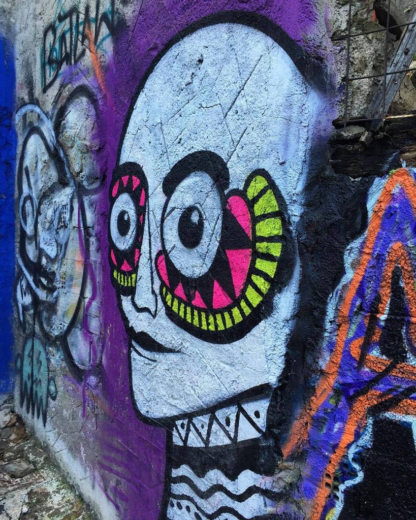 AthensPhotoTour's tweet photo. Street art #project365 #day96 #365 #dailyphoto #photooftheday #picoftheday #athens #greece #athensphototour #dimitr… https://t.co/q9g0lxqfmy