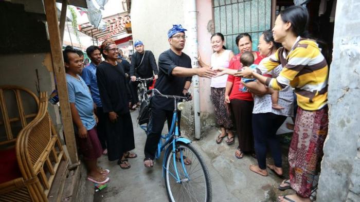 infobdg's tweet photo. Ridwan Kamil Minta Warga Bandung Pakai Baju Hitam pada Kamis dan Jumat Ini https://t.co/3Udw6lSA4w #infoBDG https://t.co/HdBFsuqKh3
