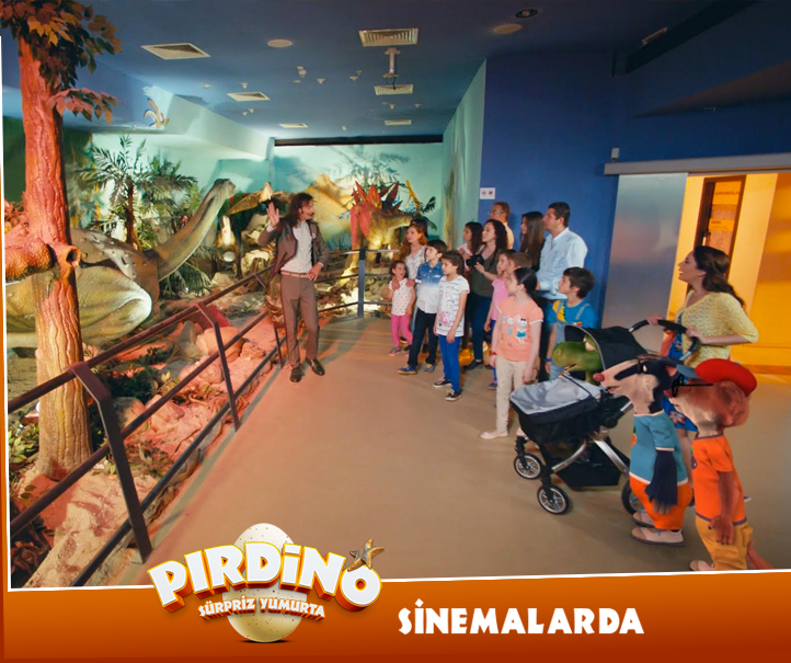 pirdinofilm's tweet photo. Nazan ailesini Dinozor Adası’na götürüyor, macera bundan sonra başlıyor. :) #Pırdino Sürpriz Yumurta sinemalarda! https://t.co/AOJKs8JaeL