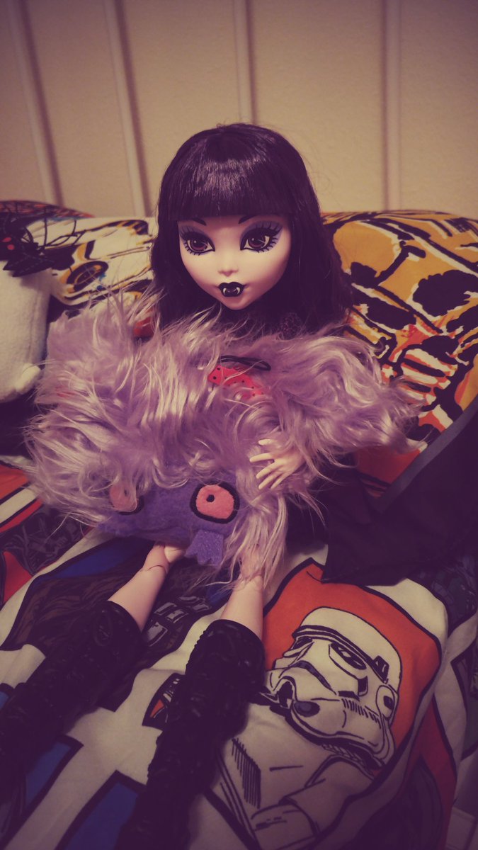 jedininja's tweet image. My new little Bitemare with Count Vlad Von Gloom and Elissabat
#vamplets #monsterhigh 

@Vamplets @MonsterHigh
