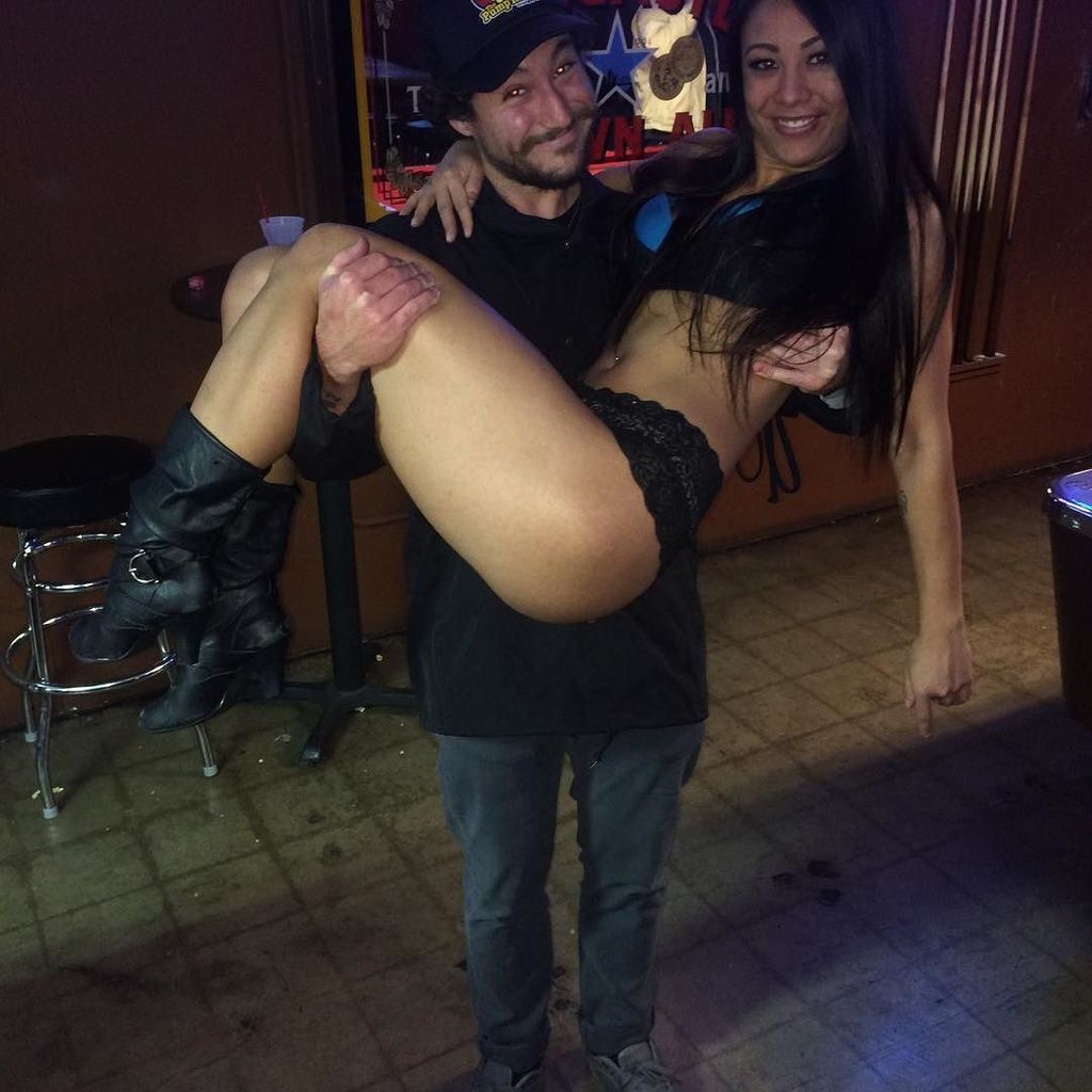 TeaganDaner's tweet photo. @vicentecandel1 posted at @ocpumproom with our Tuesday night Dime piece! #orangecounty #SoCal #40dog https://t.co/zbpBjYLKZ9