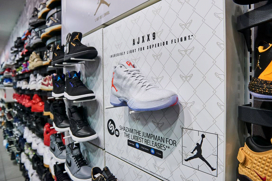 YOC_Spain's tweet photo. @Nike  @Shazam se juntan en esta acción atractiva e innovadora.Reconocimiento visual en las tiendas de @footlocker https://t.co/5rXEZdR3y4