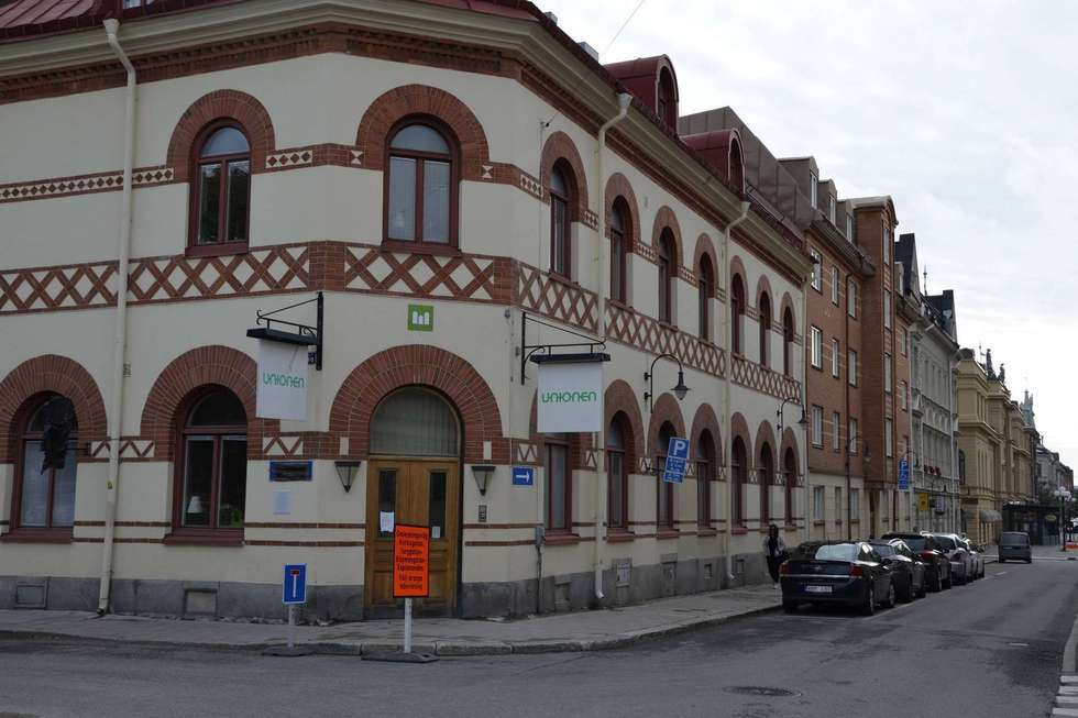 STnu's tweet photo. Boende ville bilda bostadsrätter i #Stenstan. Då stoppade politikerna Mitthems försäljning.
https://t.co/Prp3wRYlwc https://t.co/ZgvBzN1aF4