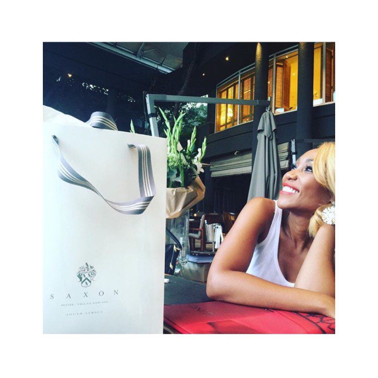 MamphoBrescia's tweet photo. Waiter "on behalf of the Saxon this is our BDay gift" : #DragonBday 💋 https://t.co/7PhqtNHReY