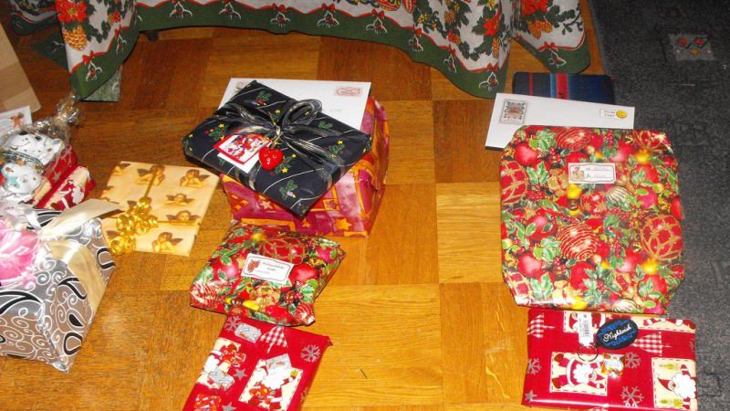 gebrauchtde's tweet photo. Was habt ihr beim letzten #Schrottwichteln / #Weihnachtswichteln geschenkt bekommen?

https://t.co/tzo7dWuvpJ https://t.co/dbLzv6KrOb