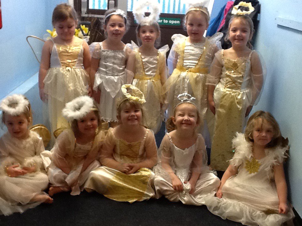 portmeadp's tweet photo. Reception enjoyed showing the juniors our play #pmdppse https://t.co/4u83BCfpTD