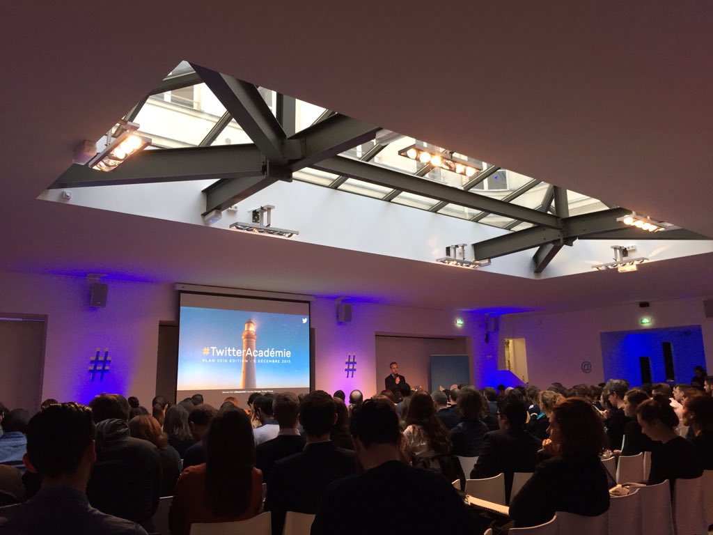 "2016 sera une année folle pour #Twitter 🙂!" <a href="/damienviel/">damien viel</a>  #TwitterAcademie