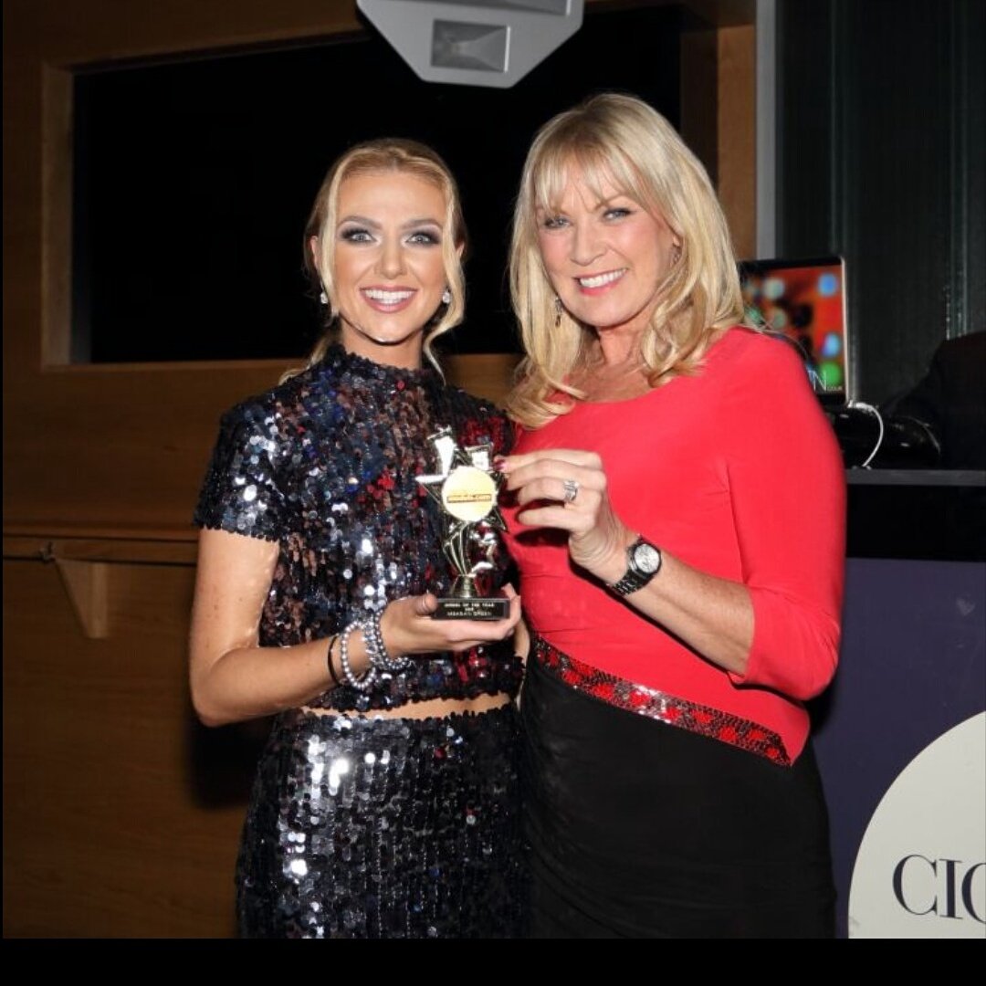 ACAmodels's tweet photo. #Modeloftheyear2015 #2yearsinarow @MeaganGreenUK #amazing @Loveblushstyle @MicheleInthair @PaddyMUA @MakeUpProStore https://t.co/eO6zdBM9Bg