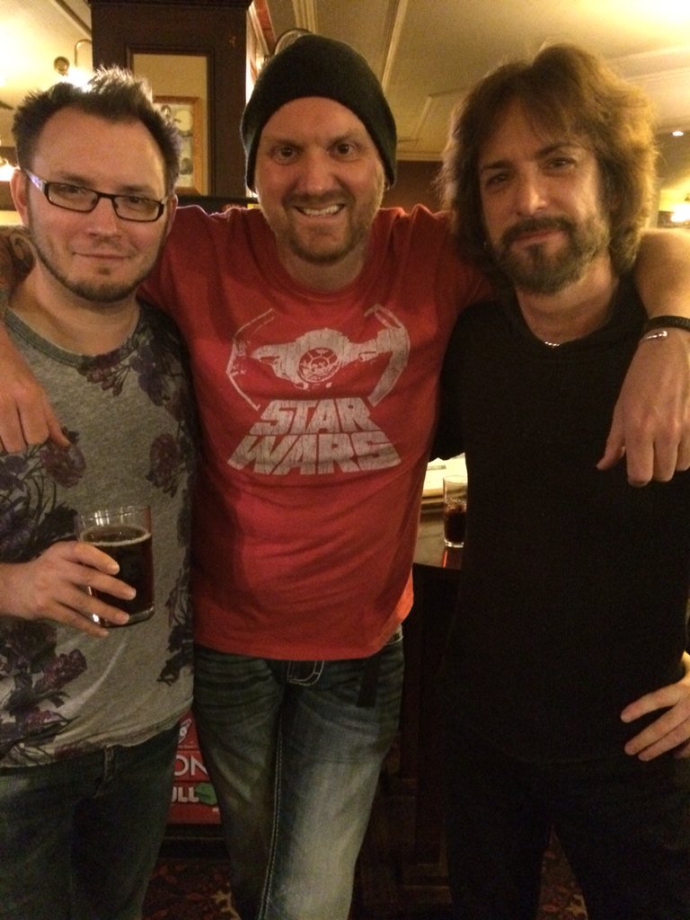 CasswellMichael's tweet photo. Drunk guitar players! https://t.co/rcIPx19i5j