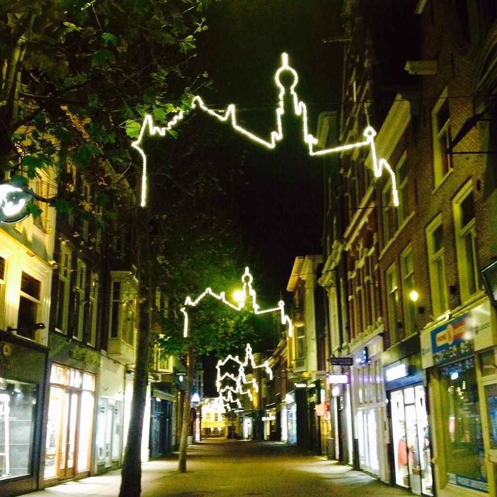 HaarlemCityBlog's tweet photo. Onze feestverlichting is de allermooiste 💫 #haarlem #haarlemcityblog #chritmaslights https://t.co/rCUP04fki0 https://t.co/cgMs5IfZDA