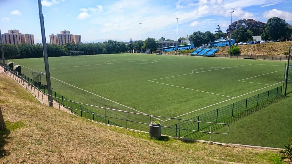 ssuss_capetown's tweet photo. SSUSS Southern Suburbs venue, UCT's Kopano Astroturf (Cnr Cecil Rd and Chapel Rd). ⚽⚽ https://t.co/UMi5kpnQo9