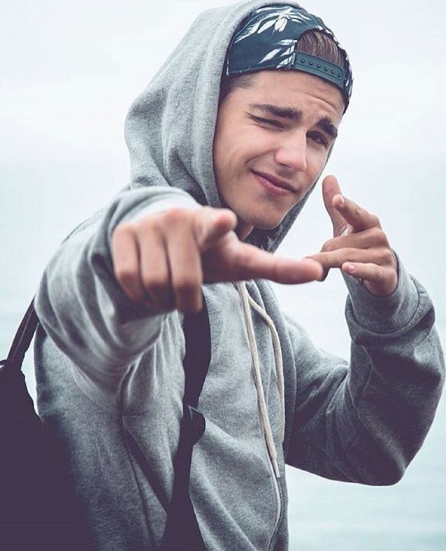 Josh_Tansson's tweet photo. Holaaaa https://t.co/DNz5THVEIj