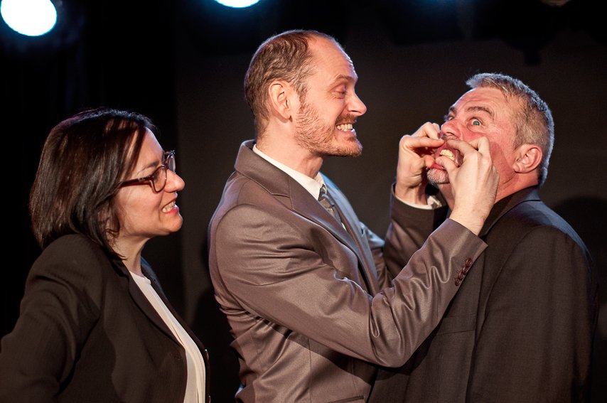 OFFLatinaTeatro's tweet photo. Te recomendamos LA TRAMPA DEL BOTE DE MERMELADA hoy 20,30h #comediaabsurda @Brotescenico reserva ya en nuestra web https://t.co/mhpiTXlcia