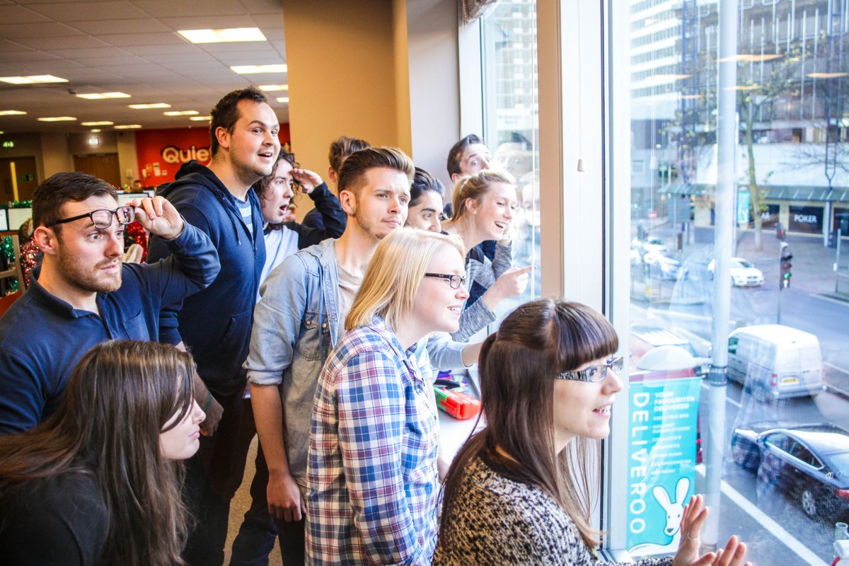 adtrak's tweet photo. Waiting for the @innocent smoothie van to bring our free smoothies! We carrot wait 😝 #innocentdrinks https://t.co/9Cm2gqd20F