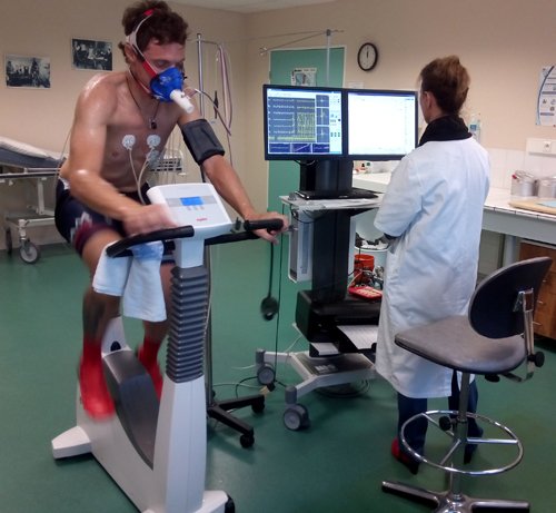 CHU_de_Poitiers's tweet photo. @chava_sylvain au @CHU_de_Poitiers pour un test d'effort en vue de l'obtention de sa licence #ffc. #impressionnant https://t.co/4ffbPyc3O3